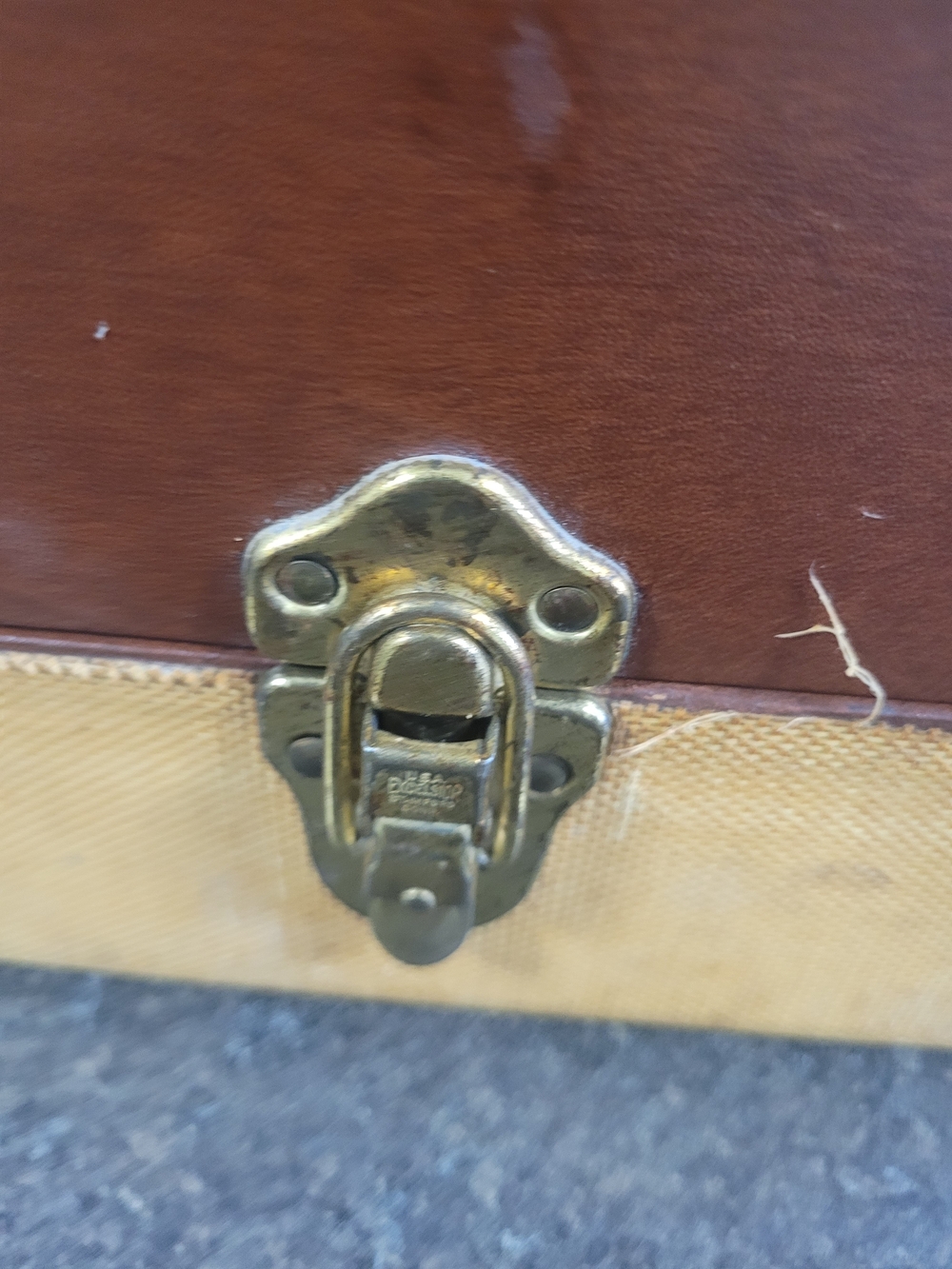 Vintage Two-Tone Singer Sewing Machine 99 99K Portable Carrying Case - Picture 6 of 14